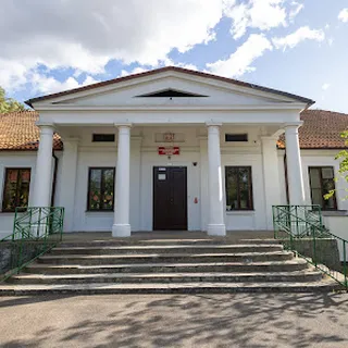 Przedszkole W Golinie Baśniowy Dworek Z Oddziałami Integracyjnymi image 1