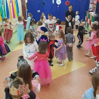 Przedszkole Językowo-Artystyczne Kraina Marzeń image 1