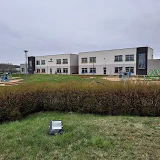 PRZEDSZKOLE KOLOROWY WIATRACZEK W RYDZYNIE image 1