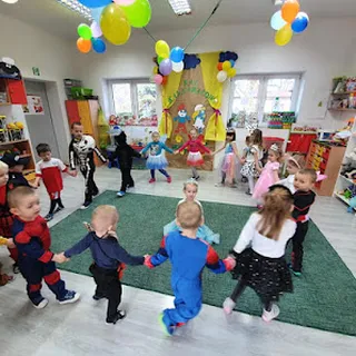Akademia Malucha Smerfna Chata image 3