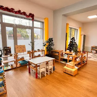 NIEPUBLICZNY PUNKT PRZEDSZKOLNY NIEBIESKIE SKRZYDŁA MONTESSORI image 4