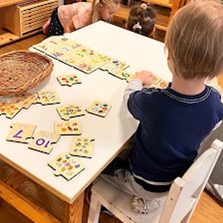 NIEPUBLICZNY PUNKT PRZEDSZKOLNY NIEBIESKIE SKRZYDŁA MONTESSORI image 1