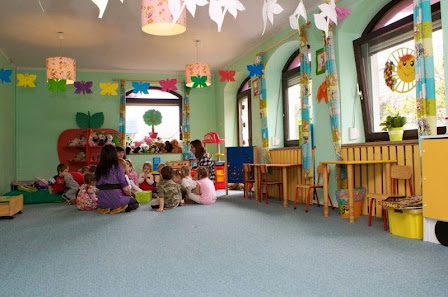 PRYWATNE PRZEDSZKOLE "ŚPIEWAJĄCE BRZDĄCE" - zdjęcie 1