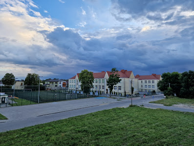 PUNKT PRZEDSZKOLNY W SZKOLE PODSTAWOWEJ NR 1 IM. ARMII KRAJOWEJ W GOSTYNINIE - zdjęcie 1