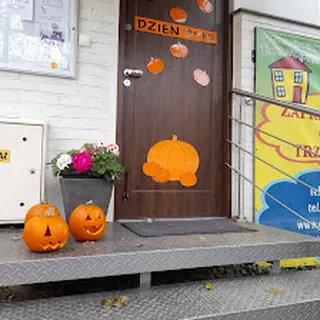 PRZEDSZKOLE NIEPUBLICZNE "CHATKA MAŁOLATKA" image 1