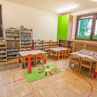 Prywatne Przedszkole Montessori "Samodzielny Maluch" image 4