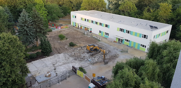 PRZEDSZKOLE NR 340 "KASZTANOWEGO LUDKA" - zdjęcie 1