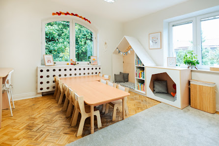 PUNKT PRZEDSZKOLNY "TĘCZOWY DWOREK" - zdjęcie 1