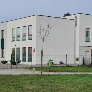PUBLICZNE PRZEDSZKOLE "MALOWANE ŻYRAFY" W LESZNIE image 2