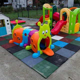 CENTRUM ROZOWJU DZIECI I MŁODZIEŻY ŻŁOBEK  WESOŁE SKOWRONKI image 3