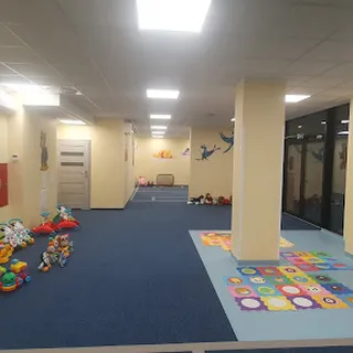 Centrum Edukacji FAMILIA Żłobek Kolorowy Domek image 2