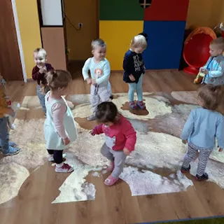 Niepubliczny Żłobek przy Centrum Edukacji i RozwojuPROMYCZEK image 2