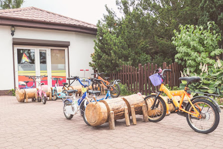 NIEPUBLICZNE PRZEDSZKOLE MONTESSORI "ARTYSTYCZNY KĄCIK" - zdjęcie 1