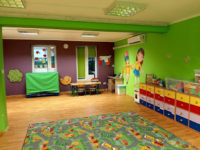 INTEGRACYJNE PRZEDSZKOLE NIEPUBLICZNE "ZACZAROWANY OŁÓWEK" - zdjęcie 1