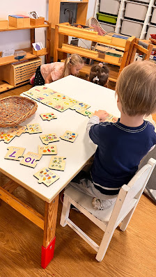 NIEPUBLICZNY PUNKT PRZEDSZKOLNY NIEBIESKIE SKRZYDŁA MONTESSORI - zdjęcie 1