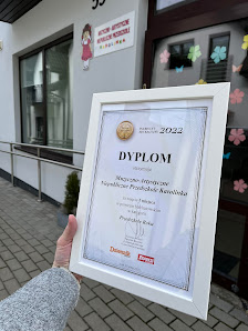 MUZYCZNO-ARTYSTYCZNE NIEPUBLICZNE PRZEDSZKOLE KAROLINKA - zdjęcie 1