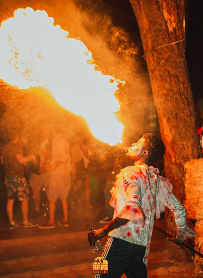AFRO SUNSETS : HALLOWEEN - FIESTA DEL FUEGO