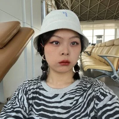 Sitter Profile Image: Qing 