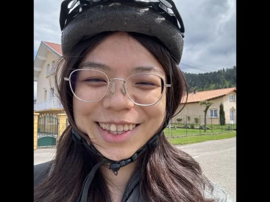 Sitter Profile Image: Yaojing 
