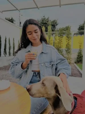 Sitter Profile Image: Romina 