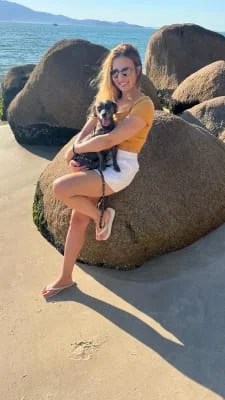 Sitter Profile Image: Camila Koop 