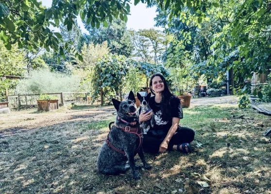 Sitter Profile Image: April Ruth 