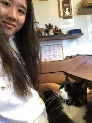 Sitter Profile Image: Thi Tuong & Thanh Tam 
