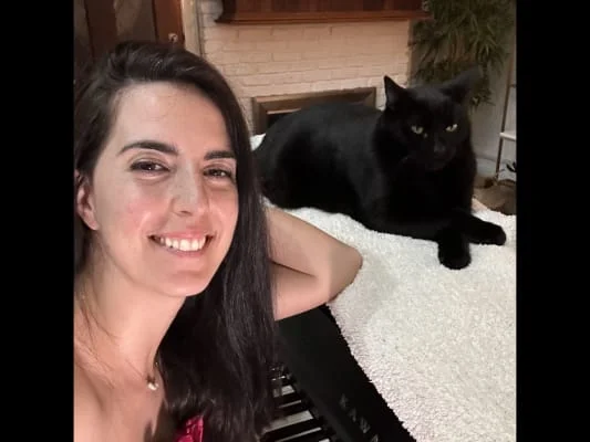 Sitter Profile Image: aysedeniz 