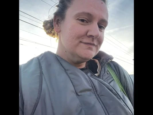 Sitter Profile Image: Shineun 