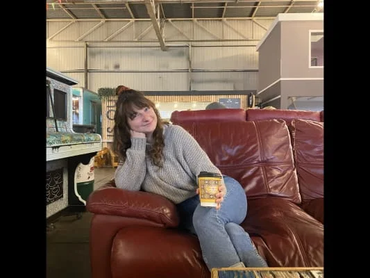Sitter Profile Image: Bee 
