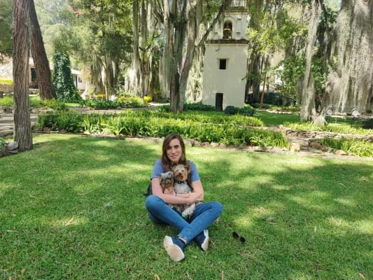 Sitter Profile Image: Paola 