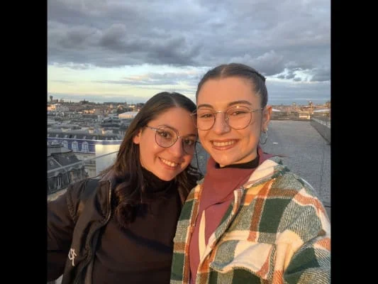 Sitter Profile Image: Micaela & Gisela 