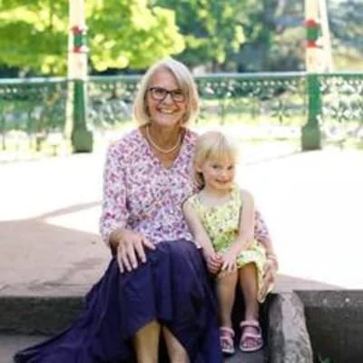 Sitter Profile Image: Sarah & Jane 