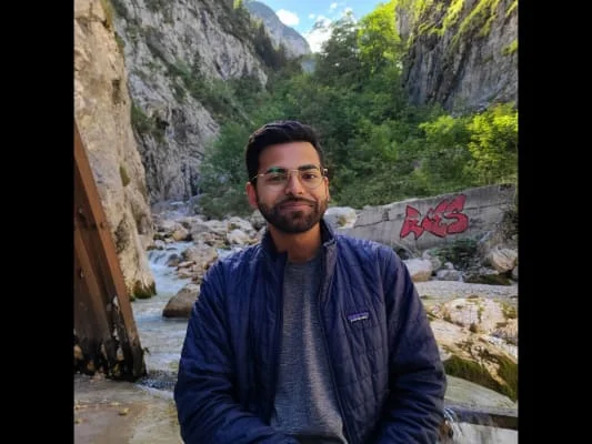 Sitter Profile Image: Akash 