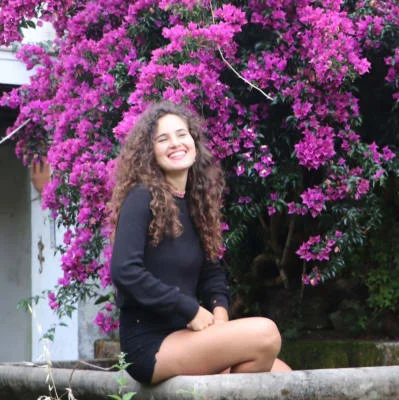 Sitter Profile Image: Carlota 