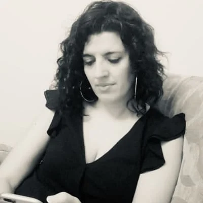 Sitter Profile Image: Verónica 