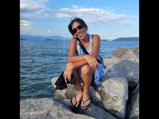 Sitter Profile Image: Katia 