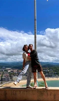 Sitter Profile Image: L & Gauthier 