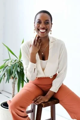 Sitter Profile Image: Adobuere 