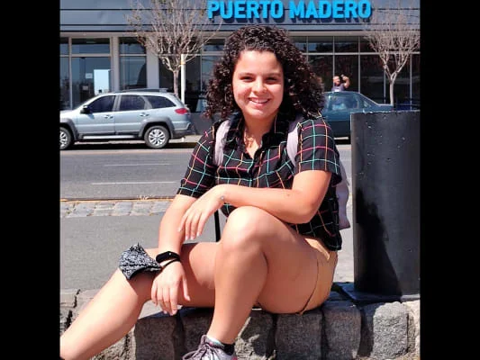 Sitter Profile Image: Laura 