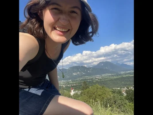 Sitter Profile Image: Hiromi 