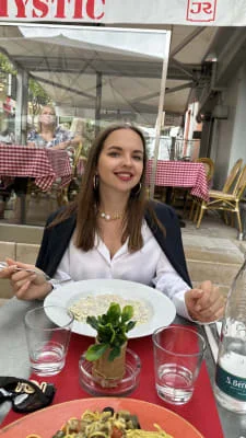 Sitter Profile Image: Volha 