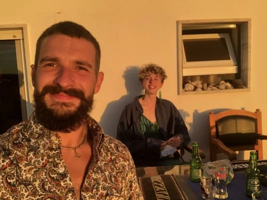 Sitter Profile Image: Gregor & Scarlett 
