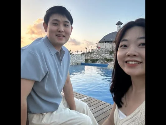Sitter Profile Image: Daniel & Jinny 