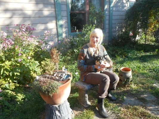 Sitter Profile Image: Claudia Claire 