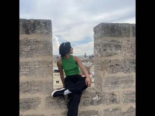 Sitter Profile Image: Mora 