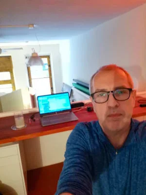 Sitter Profile Image: Ian Keith 