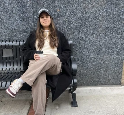Sitter Profile Image: Veronica 