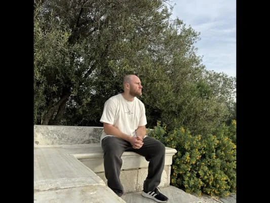 Sitter Profile Image: Corey 
