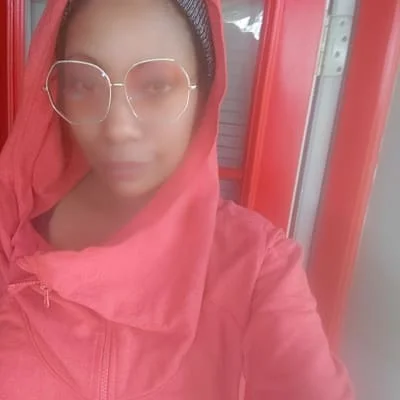 Sitter Profile Image: Loronda Halimah 